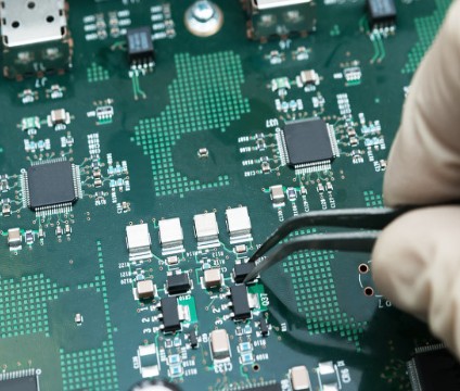 PCB電路板設(shè)計中的元器件選擇方法與散熱系統(tǒng)設(shè)計 PCB電路板設(shè)計中的元器件選擇方法與散熱系統(tǒng)設(shè)計